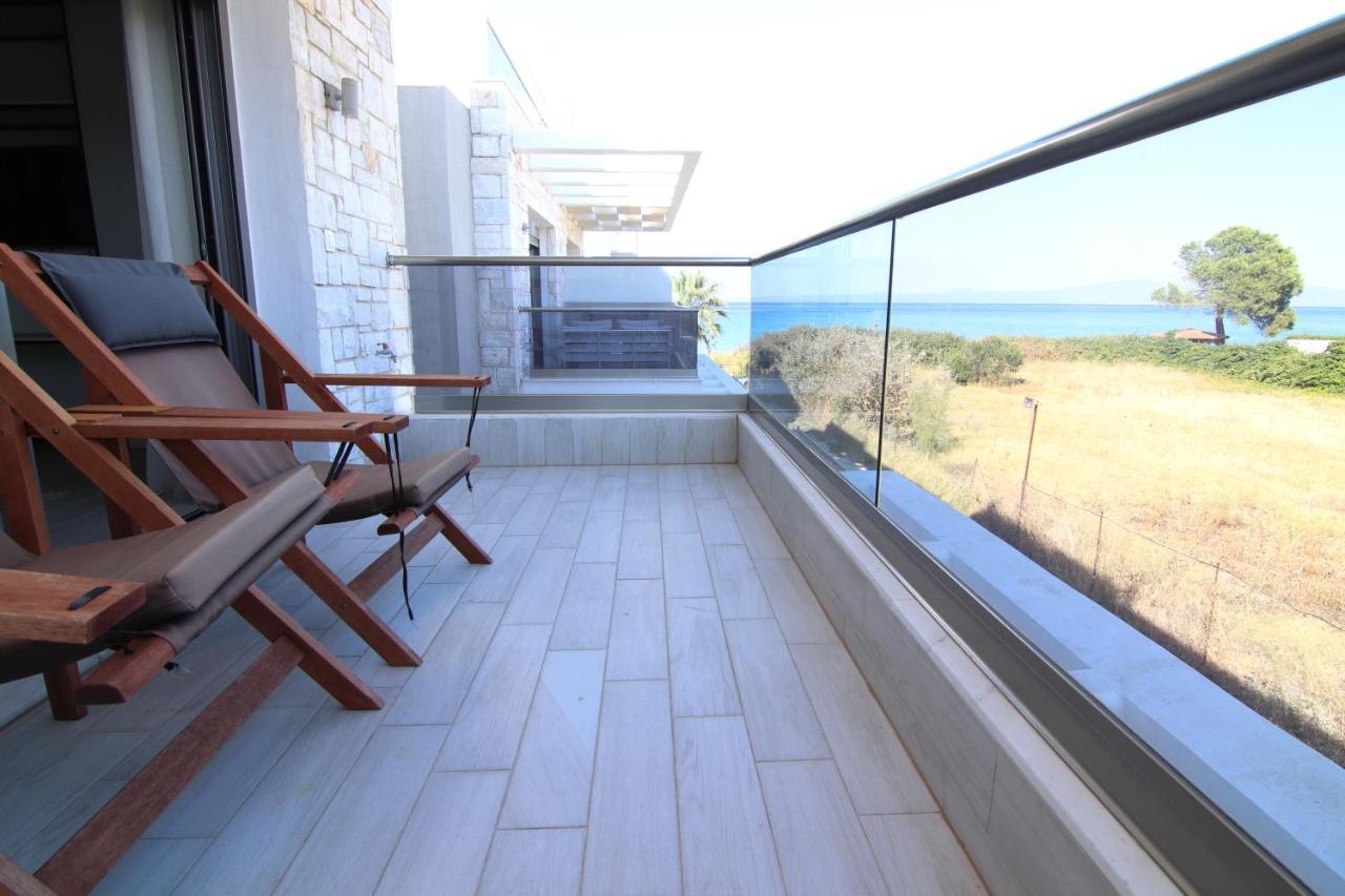 Hanioti Suite Maisonette In Front Of The Sea Exterior photo