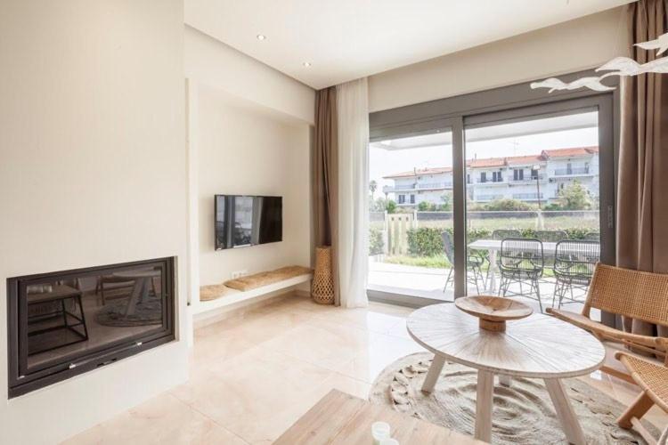 Hanioti Suite Maisonette In Front Of The Sea Exterior photo